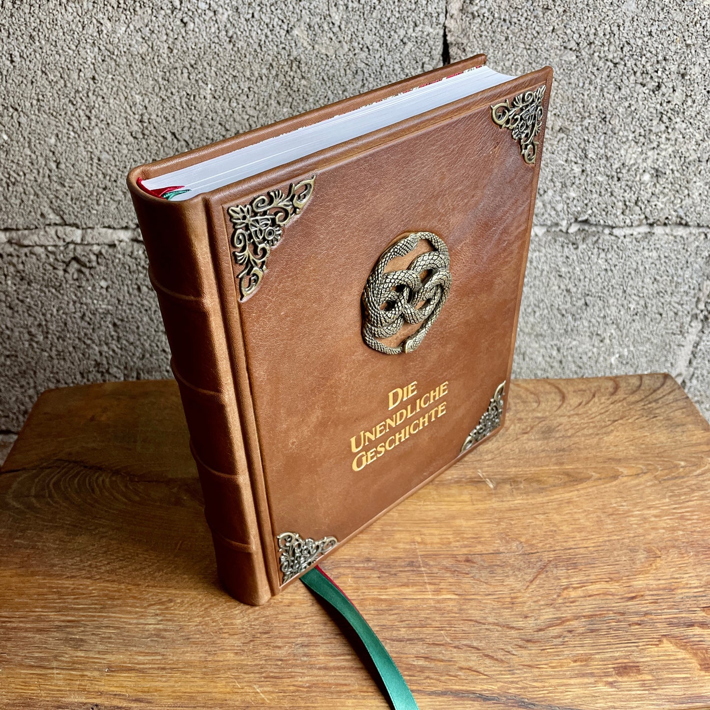 Ledereinband Kunstbuchbindung – Unikat der "Unendlichen Geschichte"