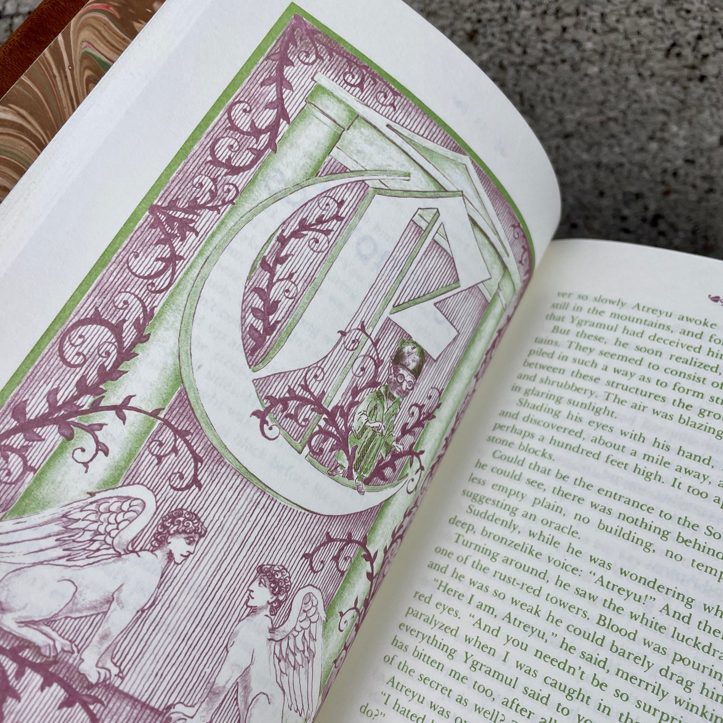 Ledergebundenes Fantasy-Kunstbuch – inspiriert von einem Klassiker der 80er