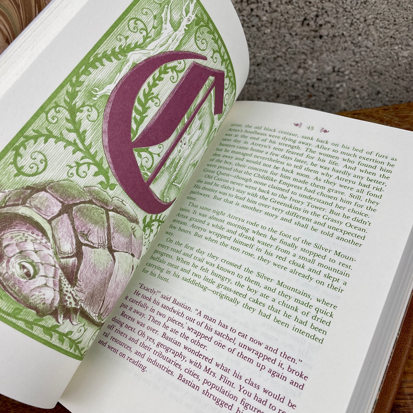 Ledergebundenes Fantasy-Kunstbuch – inspiriert von einem Klassiker der 80er