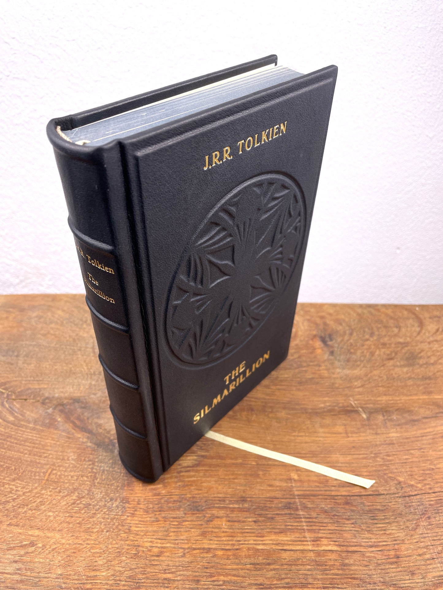 J.R.R. Tolkien – The Silmarillion (1977 Edition) – Handgebundene Unikat-Neubindung