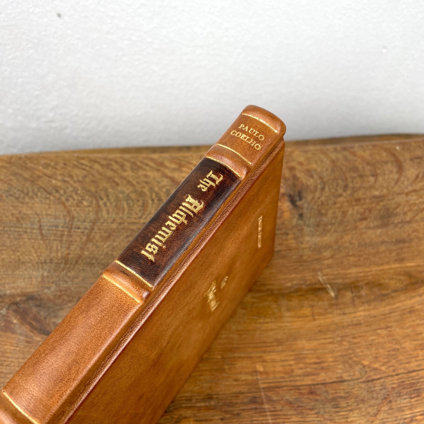 The Alchemist – Handgebundene Sammleredition in braunem Leder
