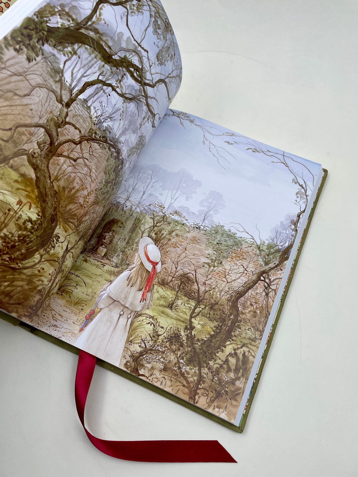 Der Geheime Garten – Kinderbuchklassiker von Frances Hodgson Burnett – Salbeigrünes Veloursleder