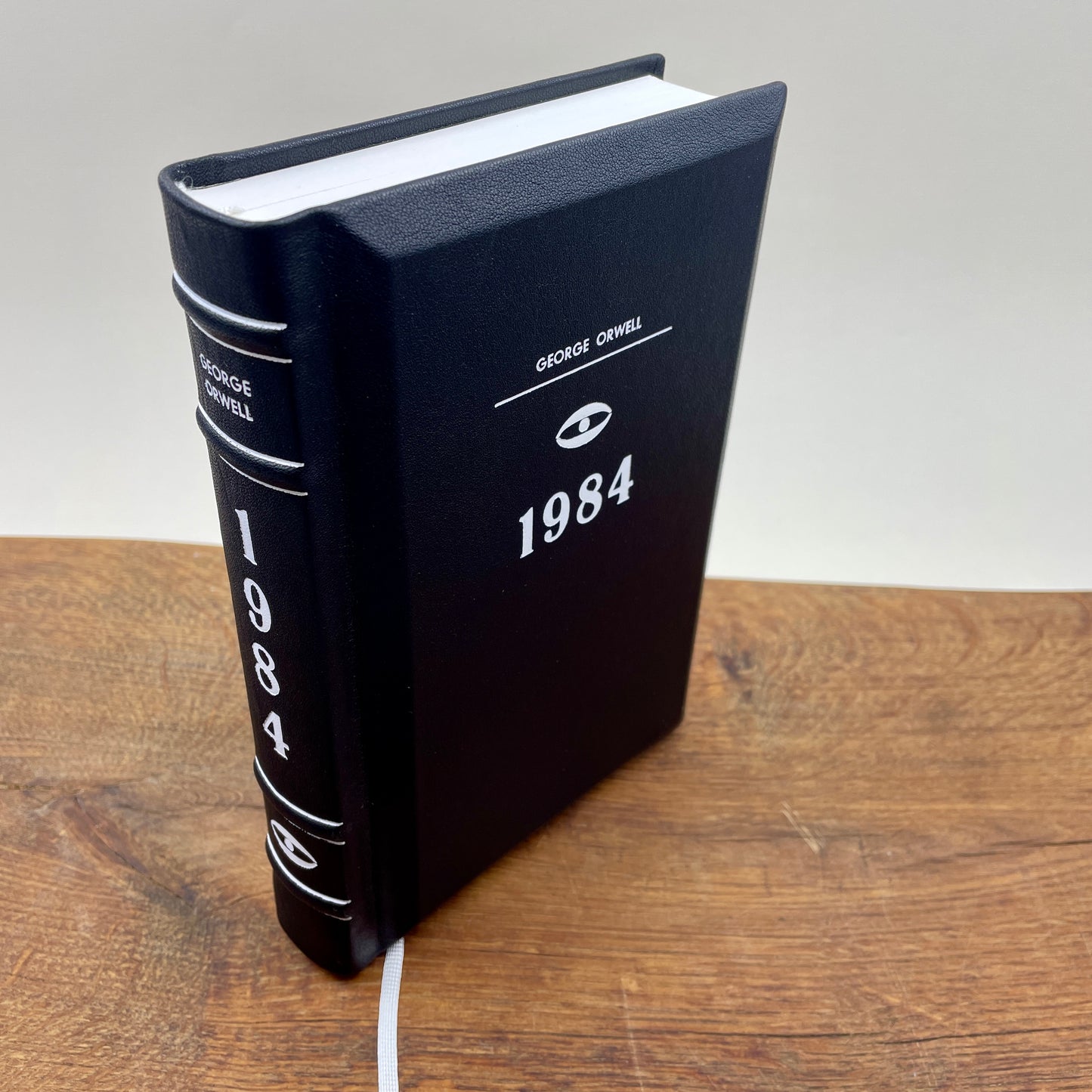1984 - George Orwell - englische Ausgabe - handgefertigter Ledereinband - Unikat
