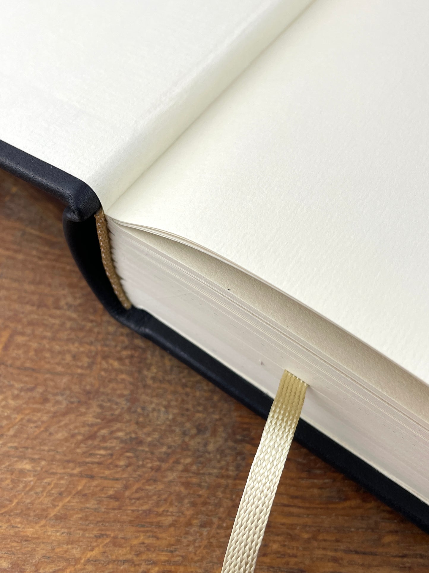 J.R.R. Tolkien – The Silmarillion (1977 Edition) – Handgebundene Unikat-Neubindung