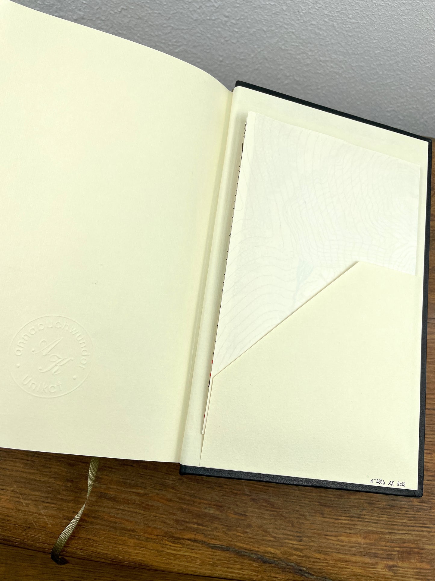 J.R.R. Tolkien – The Silmarillion (1977 Edition) – Handgebundene Unikat-Neubindung