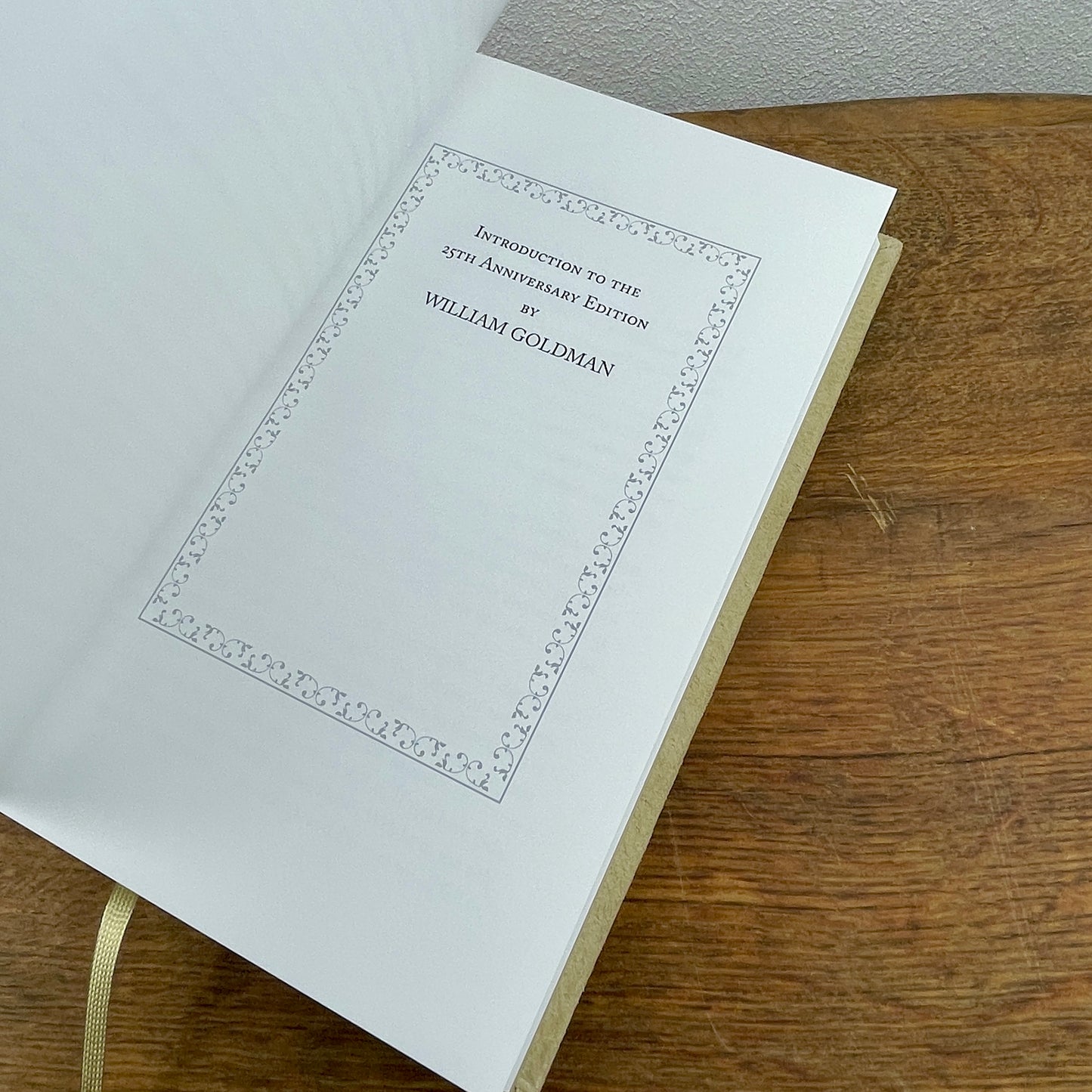 The Princess Bride – Handgebundene Sammlerausgabe in Wildleder mit Goldprägung (Unikat)